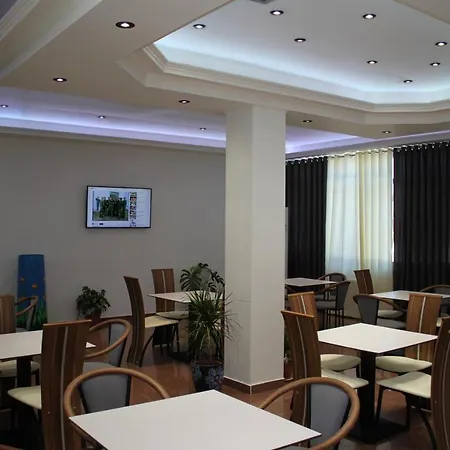 Mondo Hotel *
