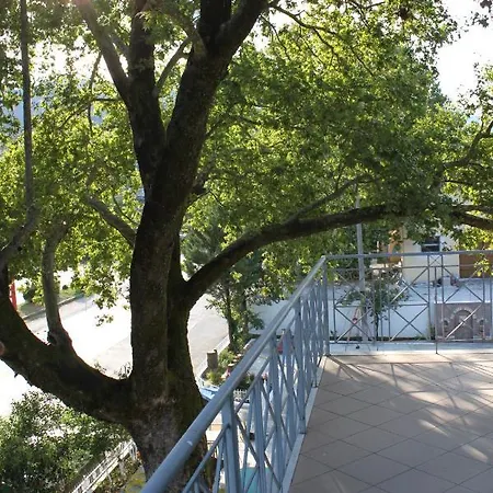 Hotel Mondo فندق Gjirokastër