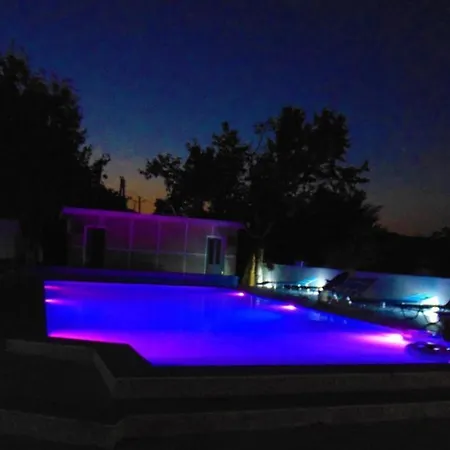 Hotel Mondo فندق *